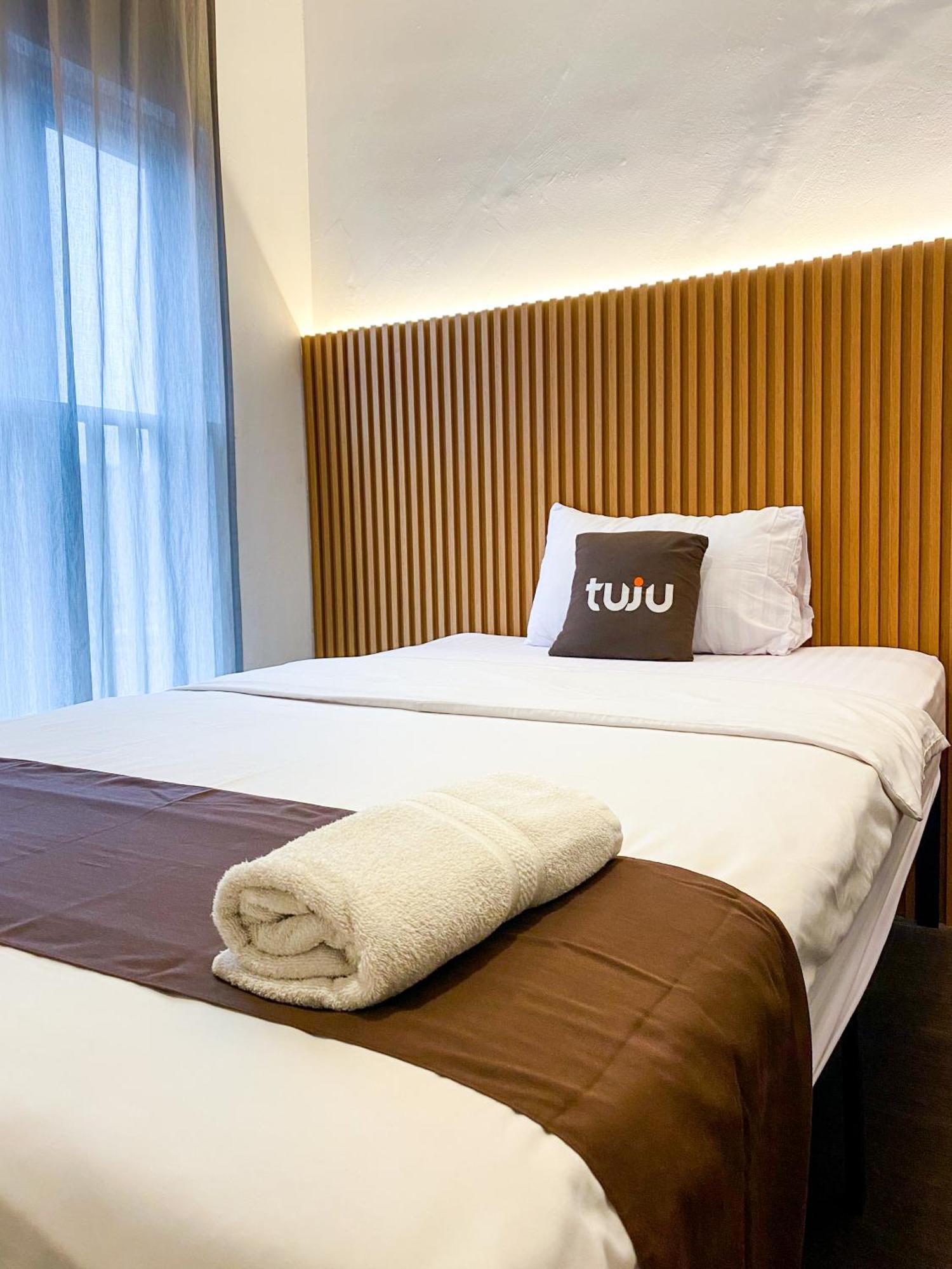 Hotel Tuju Abuserin Syariah Jakarta
